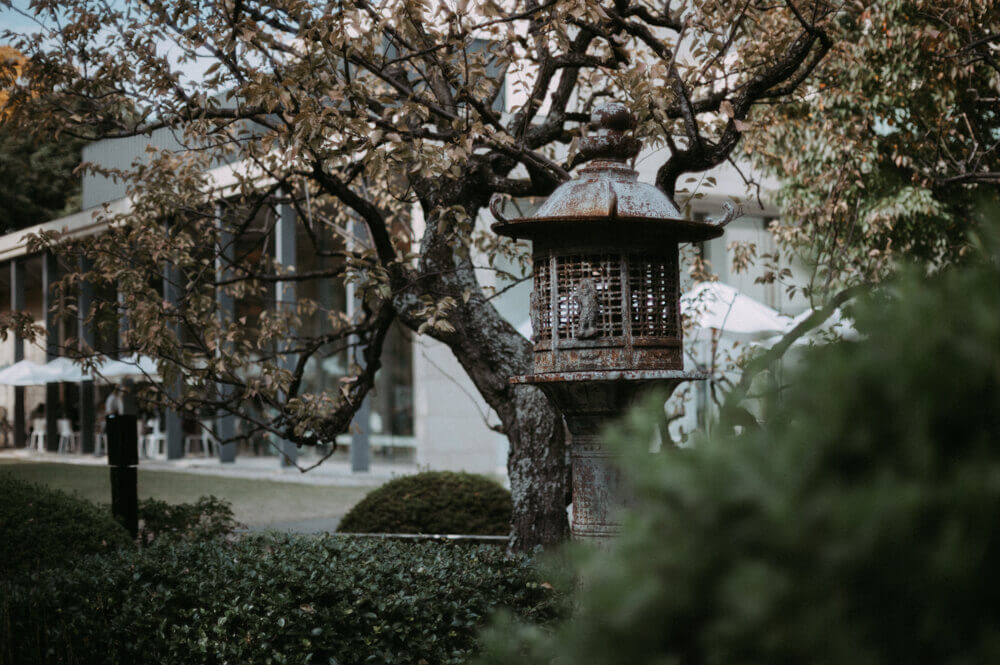 庭園美術館の灯籠