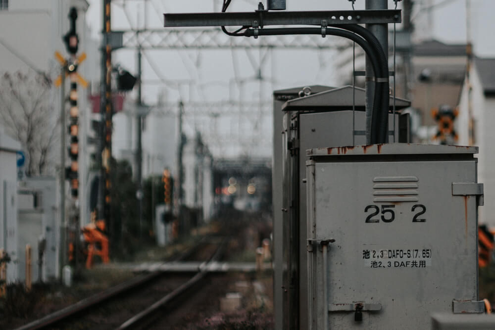 井の頭線池ノ上駅そばの踏切からの景色