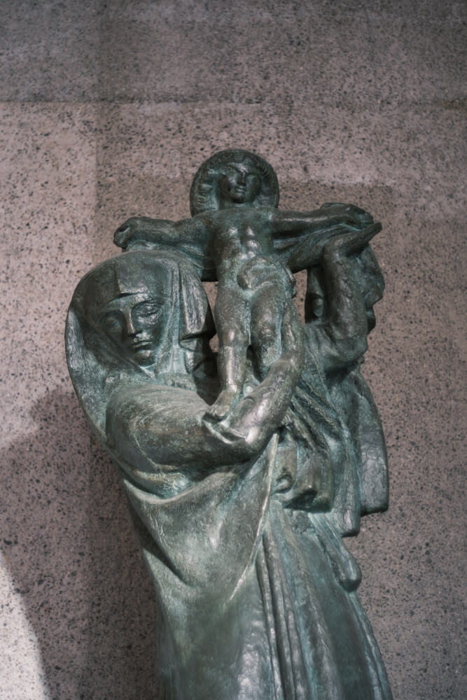 千葉県立美術館の彫刻