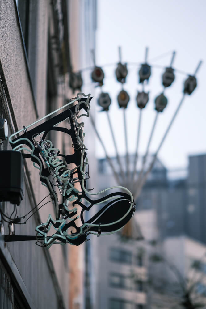 リーガルの看板