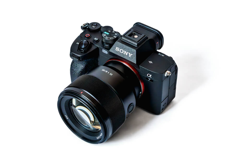SONY α7 IV × SONY FE 85mm f/1.8